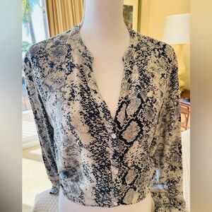 Joie Soft Navy/cream v-neck button down Medium